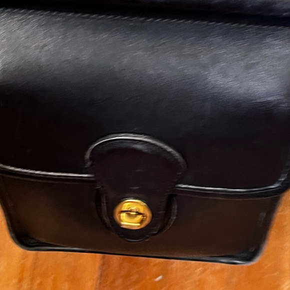 Authentic Vintage black leather Coach crossbody handbag - Picture 2 of 16